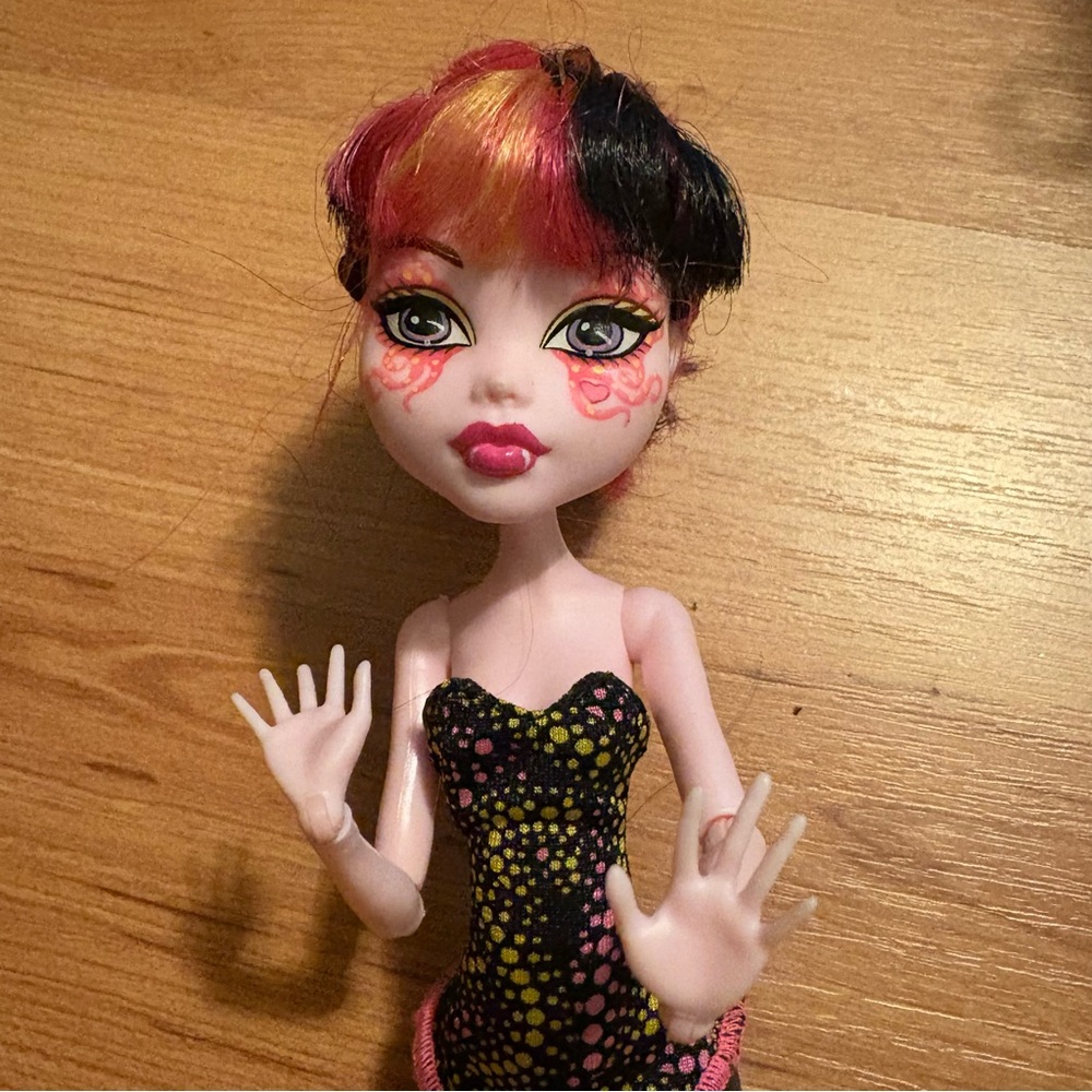 monster high great scarier reef draculaura doll ੈ✩‧₊˚